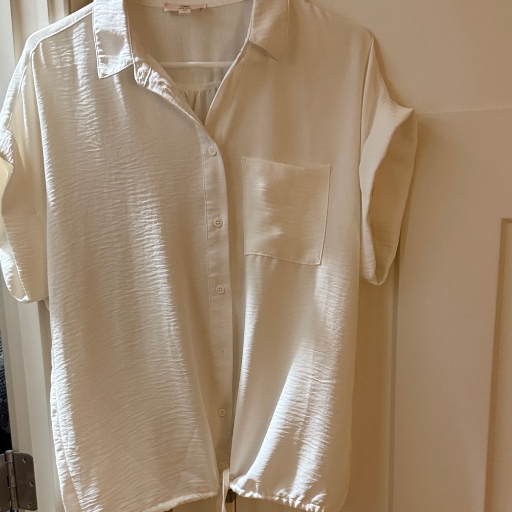 Como vintage white drawstring, short sleeve size medium 100% percent polyester